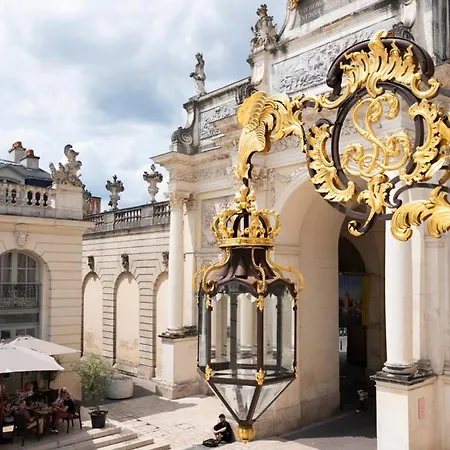 Sur La Place Stanislas Nancy Exterior foto